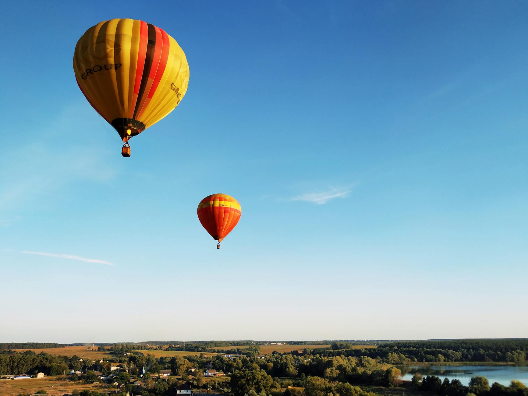 hot air balloons flying